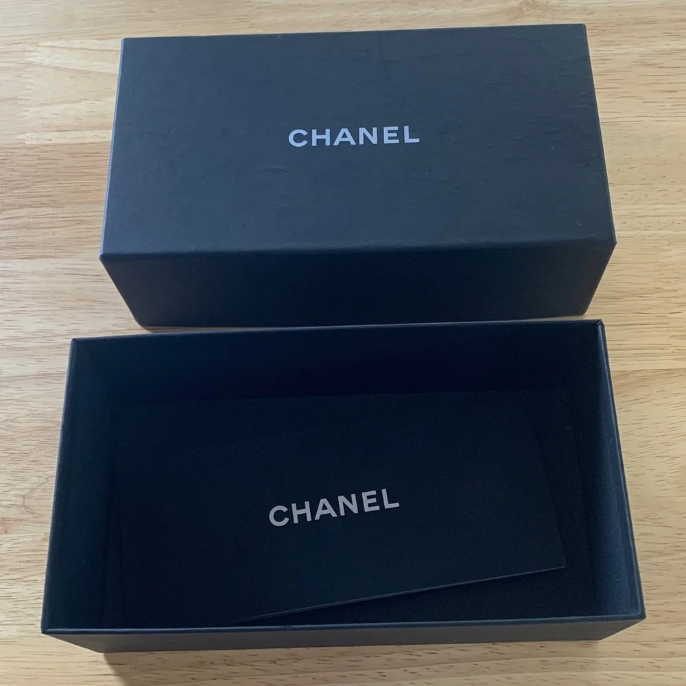 Chanel Box - Picture 3 of 6